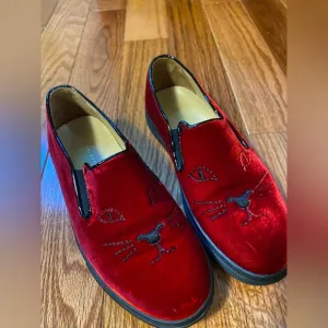 Charlotte Olympia Red Velvet Kitten Sneakers Cool Cat Size 36.5 6.5 NWOT New