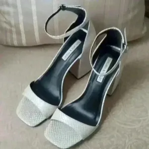 𝅺CHELSEA &amp; Violet  Women's Sandals
