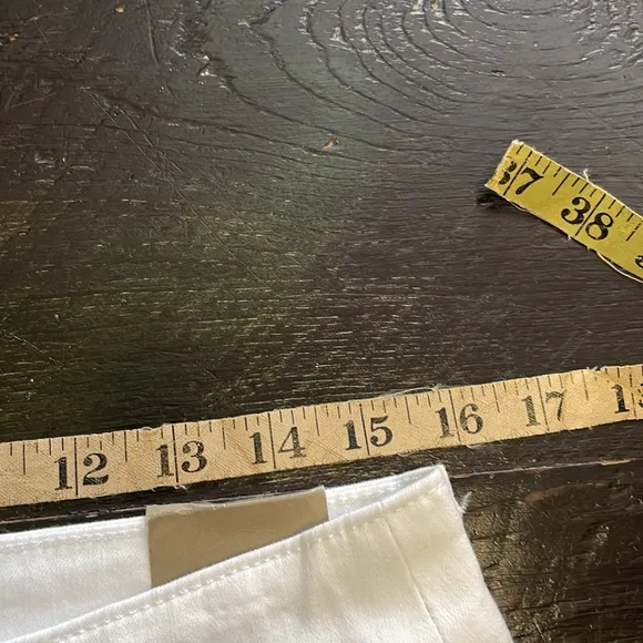 Chico’s Straight Crop Classic Rise White Jeans Size 8.
