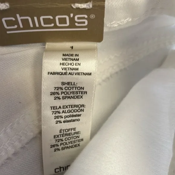Chico’s Straight Crop Classic Rise White Jeans Size 8.