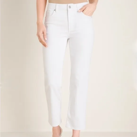 Chico’s Straight Crop Classic Rise White Jeans Size 8.
