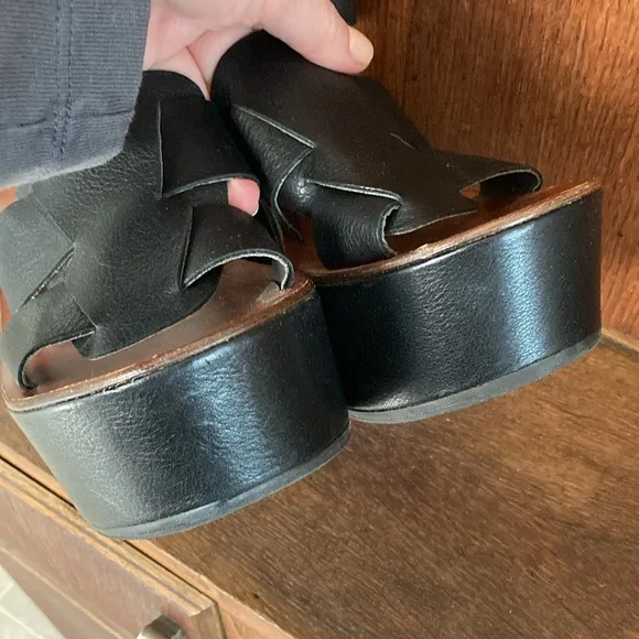 Chie Mihara 70’s Platforms 38 Black Leather 4.5”