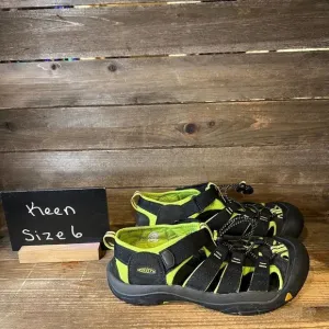 Childrens Big Kids Keen Newport H2 Waterproof Black Shoes Sandals Size‎ 6 Y GUC