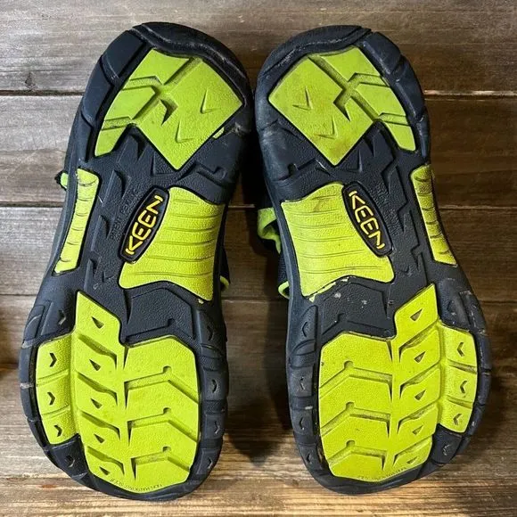 Childrens Big Kids Keen Newport H2 Waterproof Black Shoes Sandals Size‎ 6 Y GUC