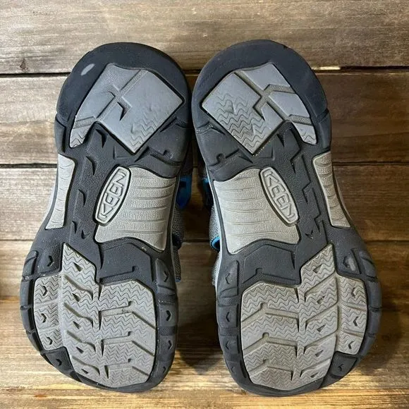 Childrens Big Kids Keen Newport H2 Waterproof Gray Shoes Sandals Size 4 Y‎ GUC