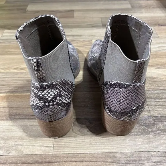 Chinese Laundry Womens Snake Print‎ Slip On Finn Ankle Bootie Boots Gray Size 9