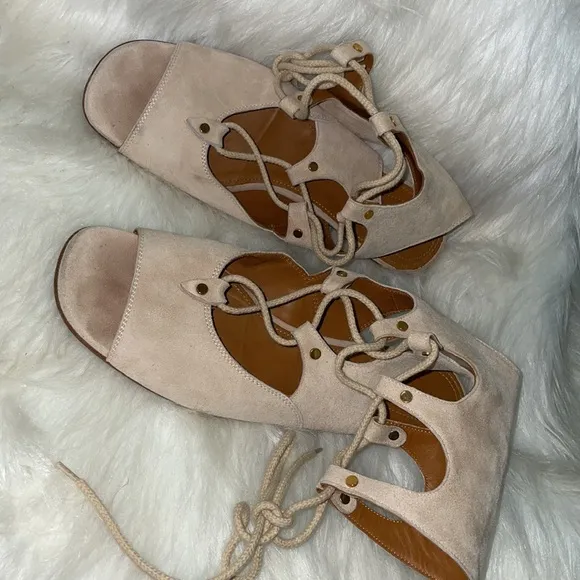 Chloe Suede Lace Up Flat Gladiator Sandals EUC