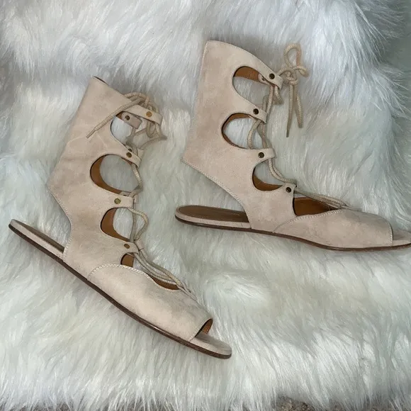 Chloe Suede Lace Up Flat Gladiator Sandals EUC