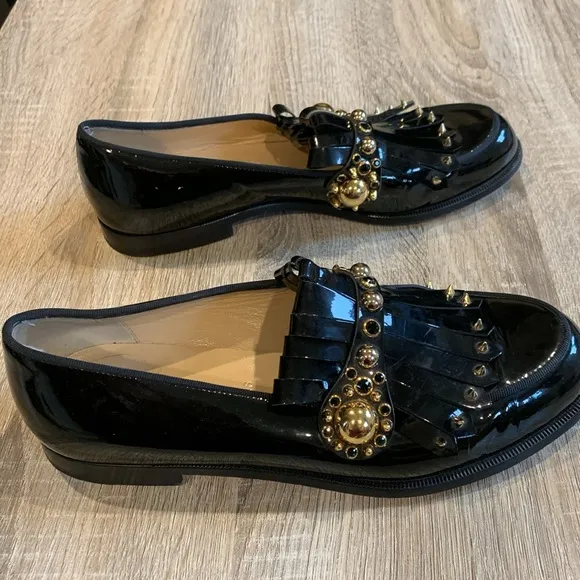 CHRISTIAN LOUBOUTINOctavian Flat black patent loafer size 37.5 •flaw