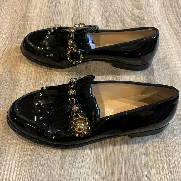 CHRISTIAN LOUBOUTINOctavian Flat black patent loafer size 37.5 •flaw