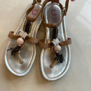 Ciao Junior By Naturino Girls’ Tan Sandals-Size 34/3 US