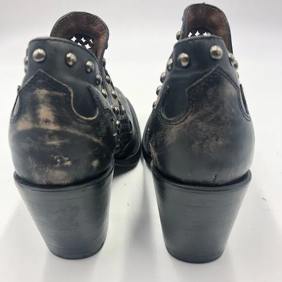 Circle G by Corral Women's Distressed Shortie Pointed Toe Boots Black Size 7.5 M