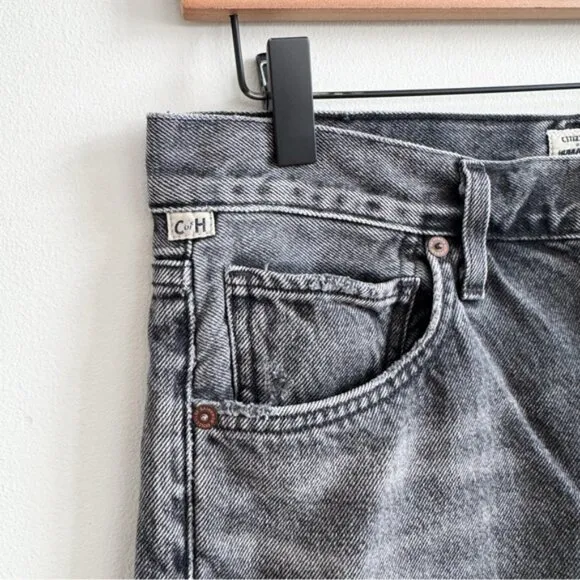 CITIZENS OF HUMANITY • Campbell High-Rise Relaxed Straight Jeans in Changes • 27