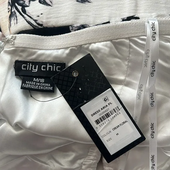 City Chic Aria Floral Dress in Cream, NWT, Size M/18
