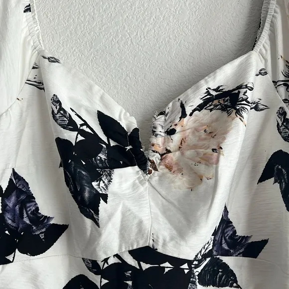 City Chic Aria Floral Dress in Cream, NWT, Size M/18