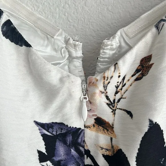 City Chic Aria Floral Dress in Cream, NWT, Size M/18