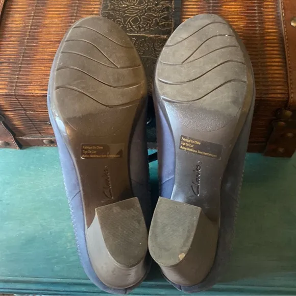 Clarks Bendable Genuine Suede Leather Navy Heeled Ankle Boots