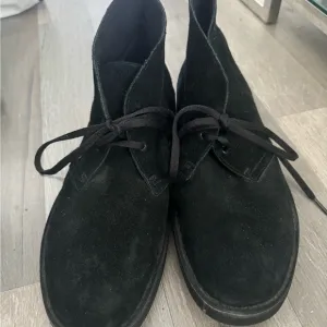 Clarks Black Chukka Boots Suede Ankle-High