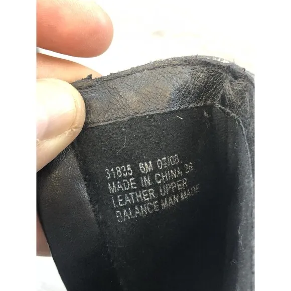 Clarks Boots Women’s Black Leather 90s Y2K Square Toe Ankle Size 6M