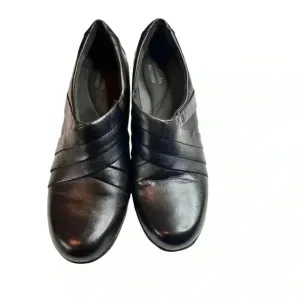 CLARKS CASUAL SLIP-ON WORK LOAFERS•SIZE 7•BLACK GENUINE LEATHER •GREAT C…