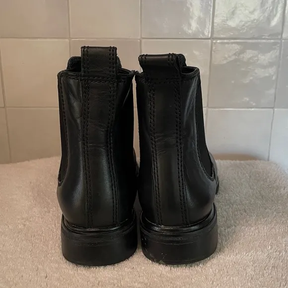 Clarks Clarkdale Arlo Leather Slip-On Chelsea Ankle Boots Round Toe Black Size 6