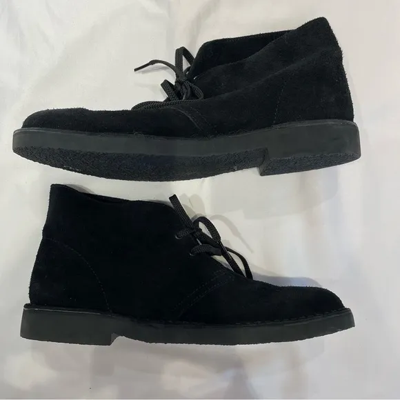 Clarks Collection Men’s Suede Desert Boots Chelsea Black Size 9.5 US Dress Shoes
