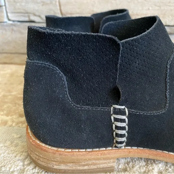 Clarks Edenvale Bella Black Suede Leather Ankle Boots Booties Pull On: 6
