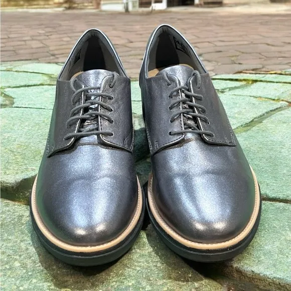 Clarks Sharon Noel in Gunmetal Leather Loafers Size 10W.