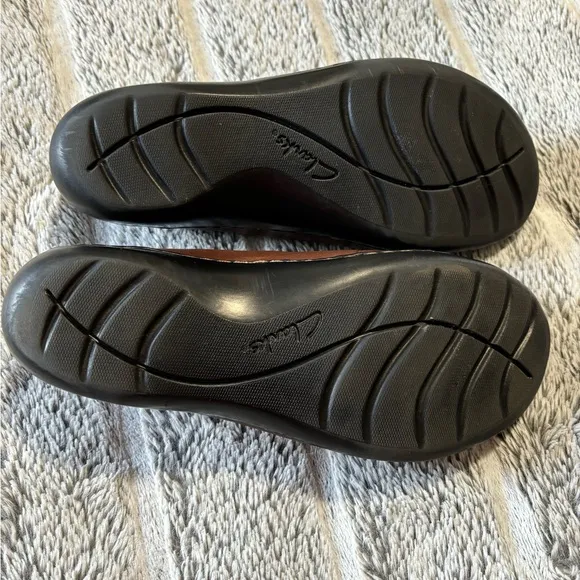 Clark's Women's Ashland Bubble Tassle Loafers Size 8