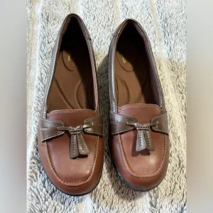 Clark's Women's Ashland Bubble Tassle Loafers Size 8