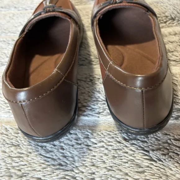 Clark's Women's Ashland Bubble Tassle Loafers Size 8