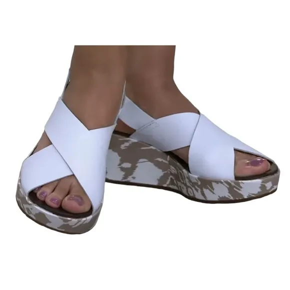 Clarks Womens Stasha Hale 4 Size 9 Wide Leather Wedge Strap Sandals White Aztec