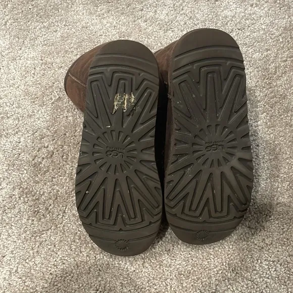 Classic II brown short ugg boots