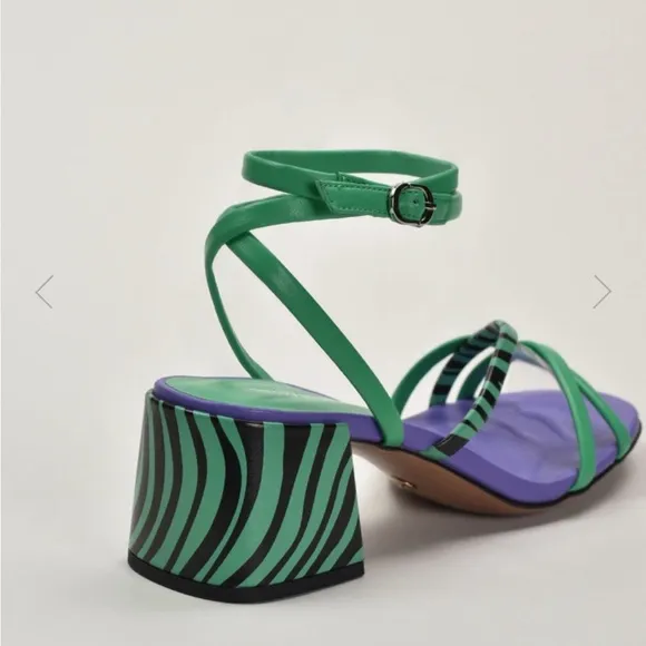 Classic sandals on low heels