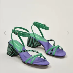 Classic sandals on low heels