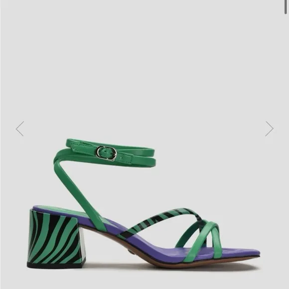 Classic sandals on low heels