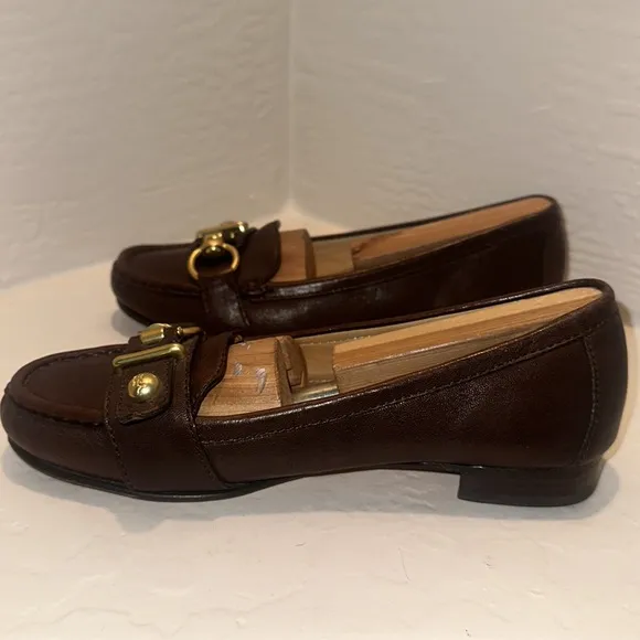 COACH ELKIE Chocolate Brown Leather Loafers Gold Logo Accent Sz 7B  Style #A2330