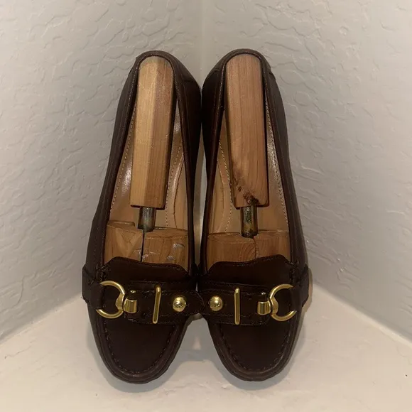 COACH ELKIE Chocolate Brown Leather Loafers Gold Logo Accent Sz 7B  Style #A2330