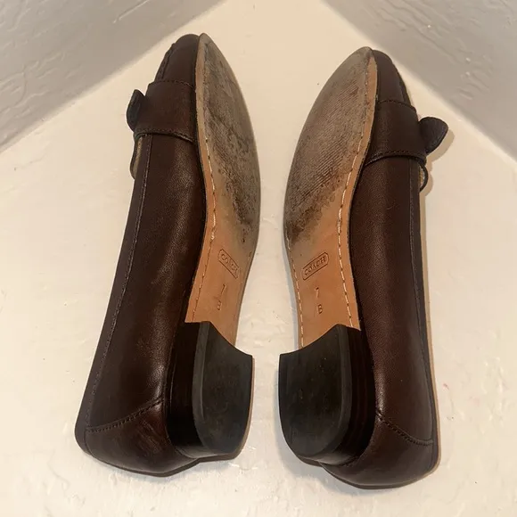 COACH ELKIE Chocolate Brown Leather Loafers Gold Logo Accent Sz 7B  Style #A2330