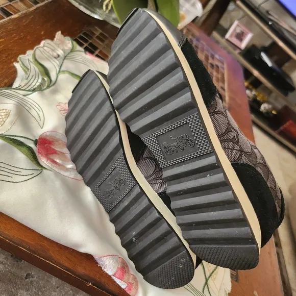 Coach Mason Fashion women’s Black and Gray Jacquard Logo Sneakers 5.5