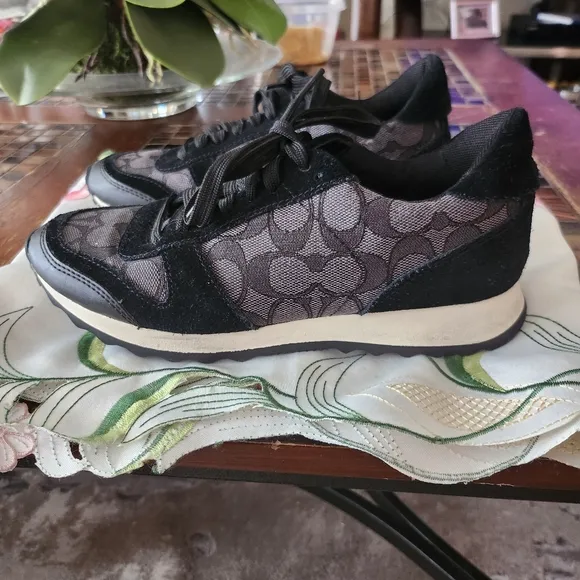 Coach Mason Fashion women’s Black and Gray Jacquard Logo Sneakers 5.5