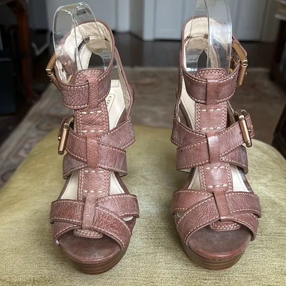 Coach Stephanie Platform T Strap Leather Wooden Platform Heel Sandals Size 6.5 B