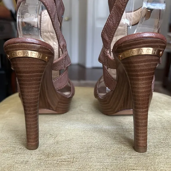 Coach Stephanie Platform T Strap Leather Wooden Platform Heel Sandals Size 6.5 B