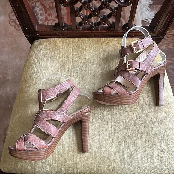 Coach Stephanie Platform T Strap Leather Wooden Platform Heel Sandals Size 6.5 B