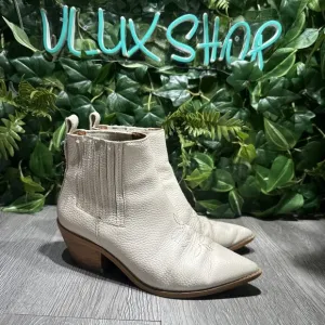 Coach Western Cowgirl Bone Ivery White Ankle Slip On Leather Booties Boots Sz 6