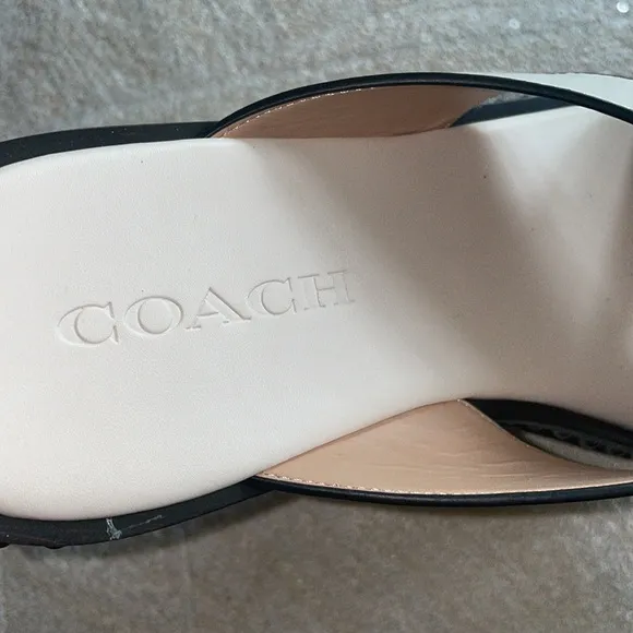 COACHHailey Flat Leather Sandals off white 8.5 NIB