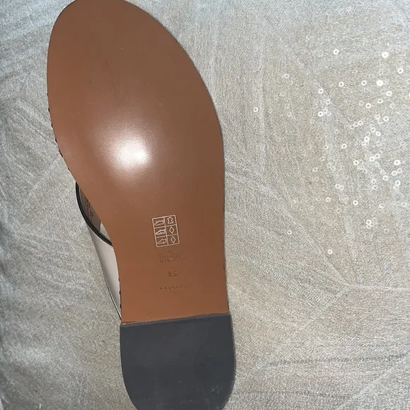 COACHHailey Flat Leather Sandals off white 8.5 NIB