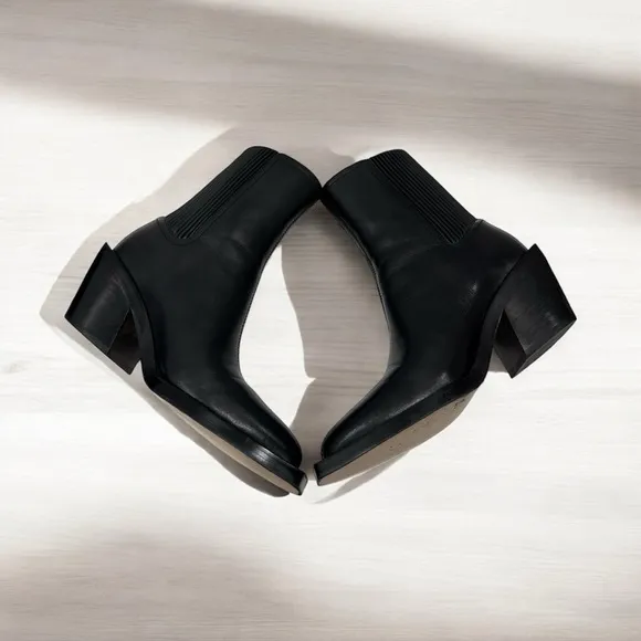 COACHPrestyn  Leather Chelsea Ankle Boots size 6 B