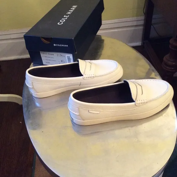 Cole Haan NWB Great Chalk White Leather Loafers 6.5