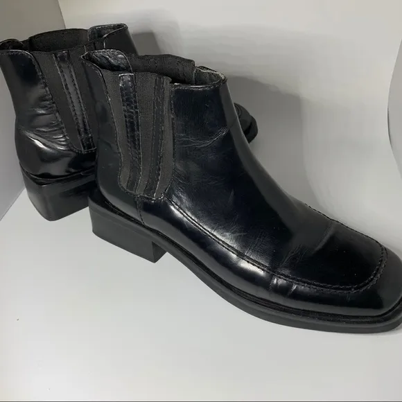 COLE Haan  Studio Vntge Chelsea Block Heel 9AA